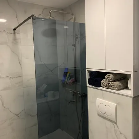 Urban Apartman-privatan Parking- *