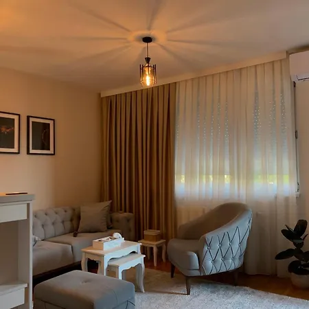 Urban Apartman-privatan Parking- Kraljevo