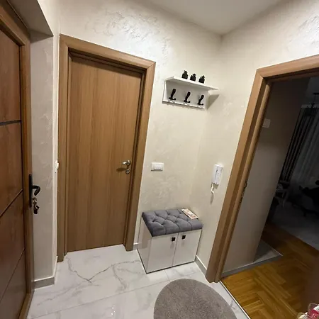 Urban Apartman-privatan Parking- *