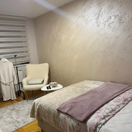 Urban Apartman-privatan Parking- * Kraljevo