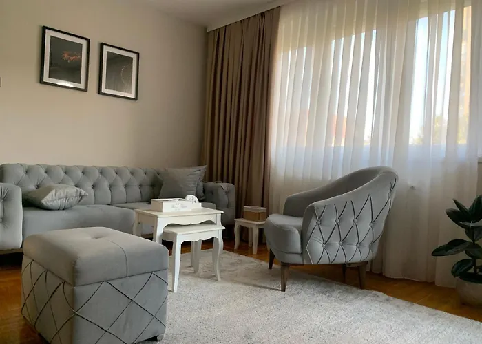 Urban Apartman-privatan Parking- アパート クラリエボ